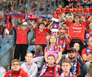 Tak kibice Wisły Kraków bawili się na trybunach. Znajdź się na zdjęciach