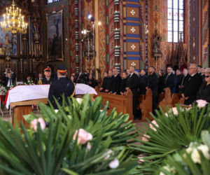 Poruszające słowa biskupa na pogrzebie Łukasza Litewki. Duchowny o największym dziedzictwie posła