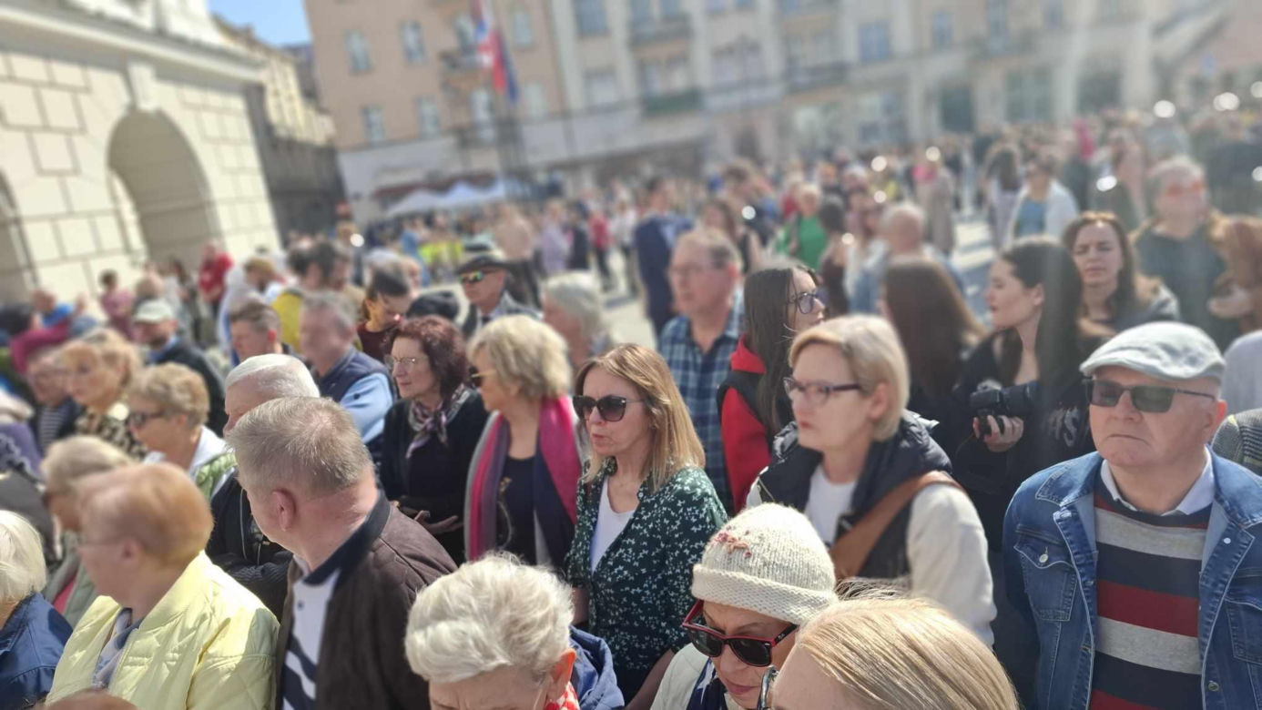 Walc Barbary z filmu „Noce i Dnie” wybrzmiał w sercu Kalisza