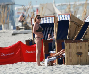 Grażyna Szapołowska na plaży