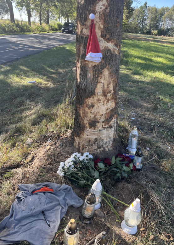 Tragiczny wypadek w Zalesiu. Nie żyje 23-letni kierowca BMW