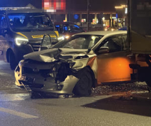 Miał trzy promile, rozbił cztery auta. 26-latek roztrzaskał się w Warszawie