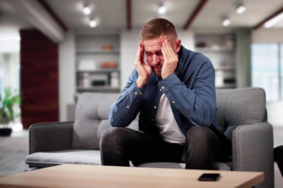 Pojawia się nagle i trudno go przeoczyć. Lekarze wskazują kluczowy objaw raka mózgu