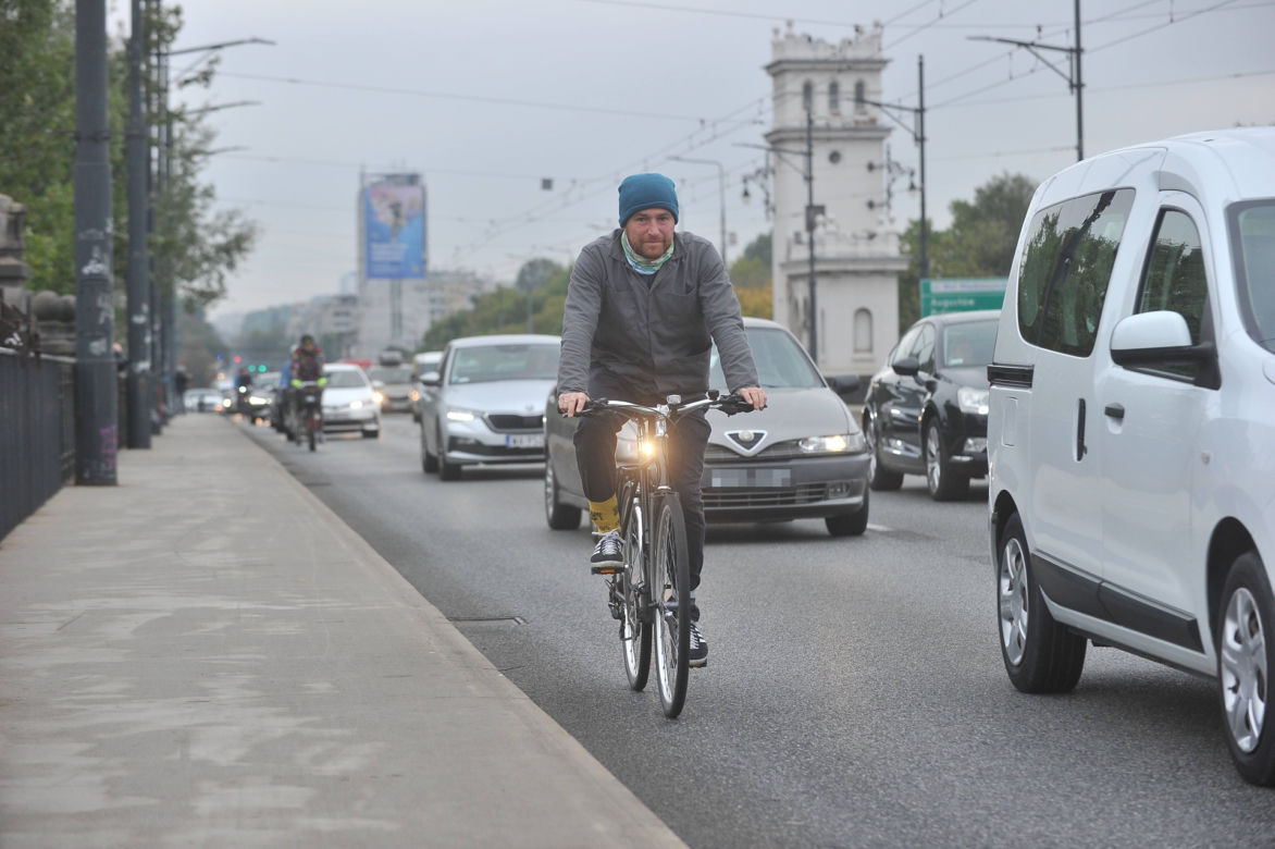 Protest rowerzystów na Moście Poniatowskiego. "Tu jest jak w cyrku"