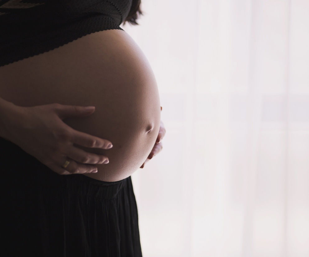 Urzędnicy głowią się, co zrobić z 500 plus za dziecko poczęte