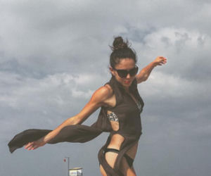 Joanna Jóźwik na plaży w Rimini