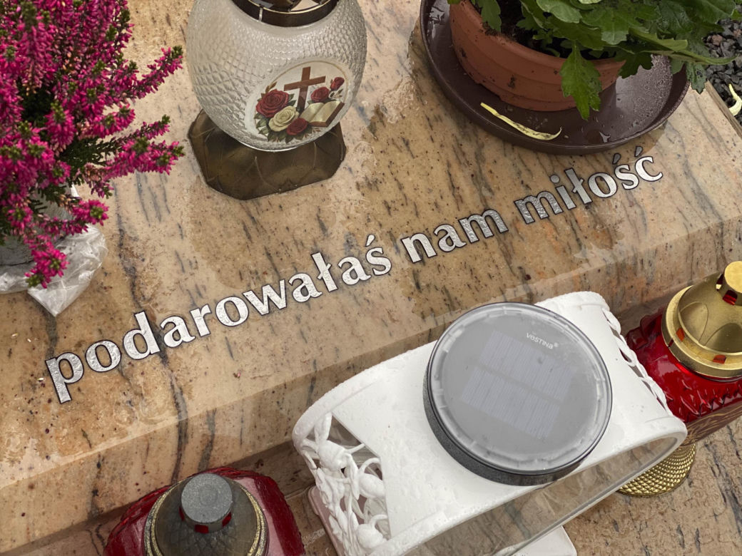 Tak wygląda grób Magdaleny Majtyki przed 1 listopada
