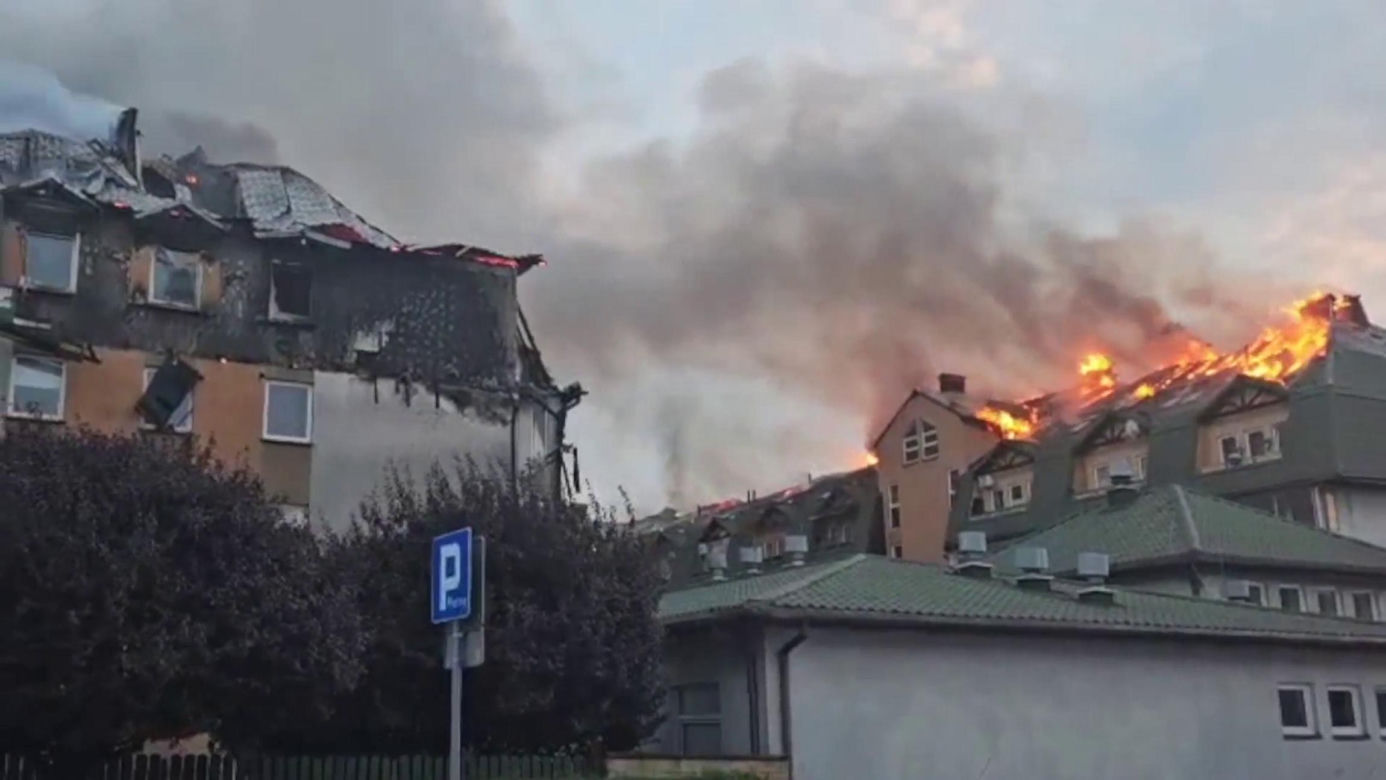 Policjanci pokazali jak wygląda wnętrze spalonego budynku w Ząbkach. Wstrząsające obrazki