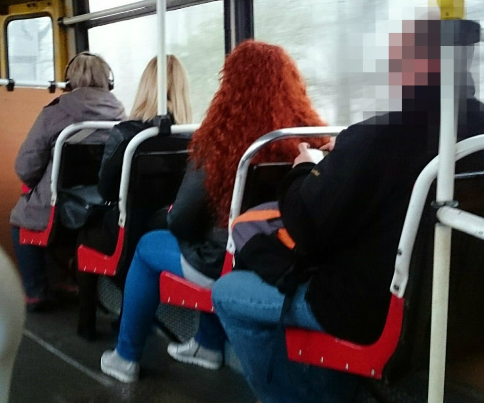 Łódź: PRZYTRZAŚNIĘCIE DZIECKA przez drzwi tramwaju MPK na ul. Zaolziańskiej: Mamy stanowisko motorniczego oraz relacje świadków! [NOWE FAKTY]