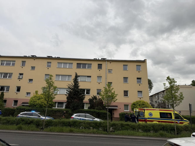 Zabarykadował się w łazience z nożem. Na warszawskiej Woli znaleziono ciało 67-letniej Ewy