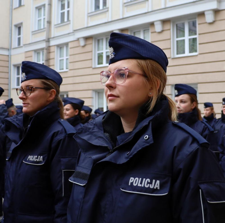 Wielkopolska policja. Uroczyste ślubowanie nowych policjantek i policjantów w Poznaniu