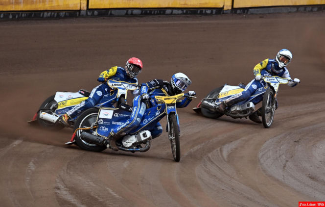 PRES Grupa Deweloperska Toruń - Bayersystem GKM Grudziądz, zdjęcia kibiców i zawodników ze sparingu przed startem PGE Ekstraligi