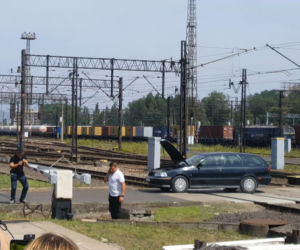 symulacja zderzenia na przejeździe kolejowym
