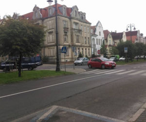 Aleje Mickiewicza wyłączone z ruchu. Trwa usuwanie skutków burzy