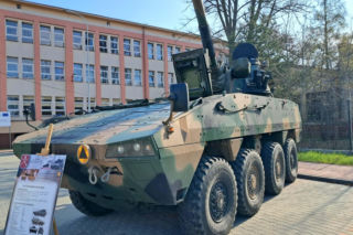 Targi Służby i Pracy w Skarżysku. Wojsko Polskie kusi nowoczesnością i stabilną ścieżką kariery
