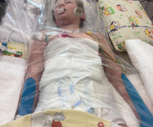 8-letni Dawid przestał oddychać w nocy. Na karetkę czekali 24 minuty