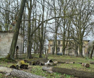 Kiedyś perła, dziś w ruinie. To nie jest zwykły pałac w Świętokrzyskiem (Pałac w Bałtowie)