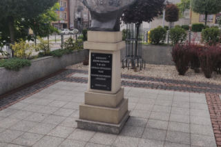 To jedno z najpiękniejszych miast w Małopolsce. W PRL-u zostało przeniesione przez Gierka na Śląsk