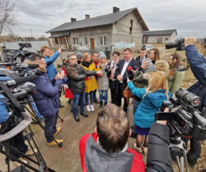 Wiceminister sprawiedliwości u rodziny w Wierzbicy: „Liczę na pewną refleksję ze strony sędziów”