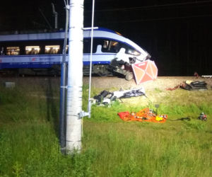 Uścianek Wielki. Nie chciała czekać, więc wjechała na zamknięty przejazd! Zabił ją pociąg Intercity [ZDJĘCIA]