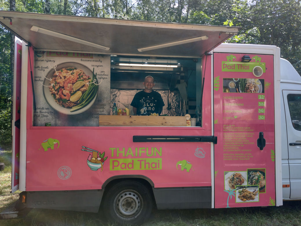 Trwa Festiwal Smaków Food Trucków w Olsztynie. Co dobrego można zjeść? [ZDJĘCIA]