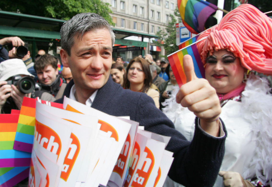 Robert Biedroń na paradzie