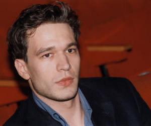 Michał Żebrowski od lat wciela się w Falkowicza w Na dobre i na złe. Już na początku kariery aktorskiej był bożyszczem kobiet [GALERIA]