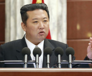 Kim Dzong Un dalej chudnie! Nie poznasz go na tym zdjęciu