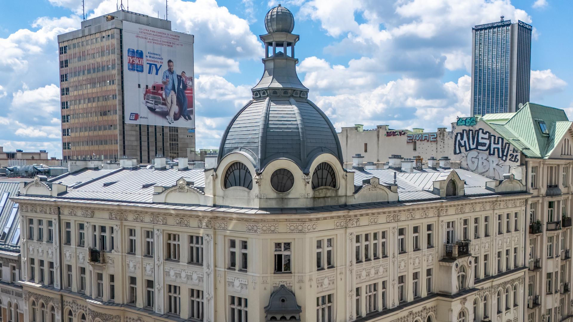 Południowa pierzeja Alej Jerozolimskich w centrum Warszawy