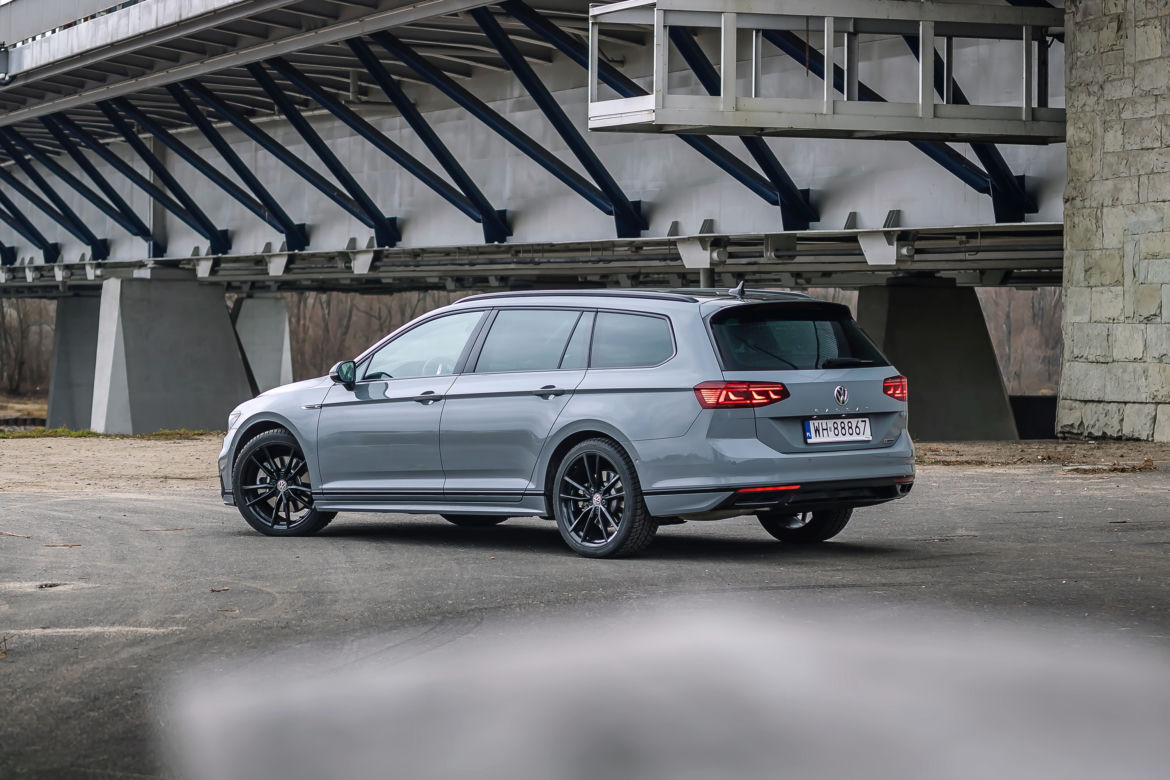 Volkswagen Passat Variant R-Line Edition 2.0 TDI 240 KM DSG7 4MOTION
