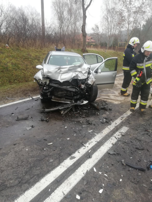 Śmiertelny wypadek pod Płockiem! 8-letni chłopiec zmarł po zderzeniu seata z toyotą