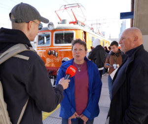 Jechałem legendarnym pociągiem. W środku jak kiedyś, aż trudno uwierzyć! Ludzie mówią wprost: „to były czasy”