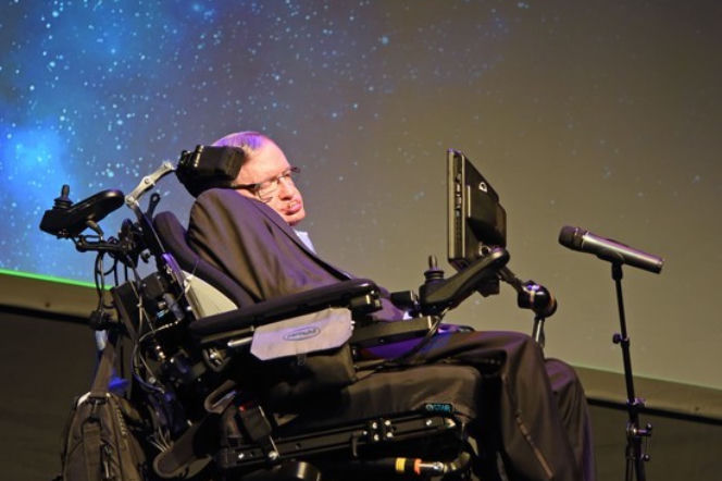 Nie żyje Stephen Hawking. Na swoim geniuszu zbił fortunę [ZDJĘCIA ...