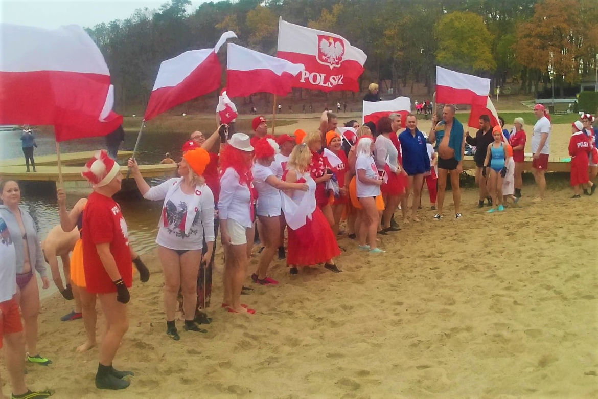Szczecińskie morsy uczciły Święto Niepodległości