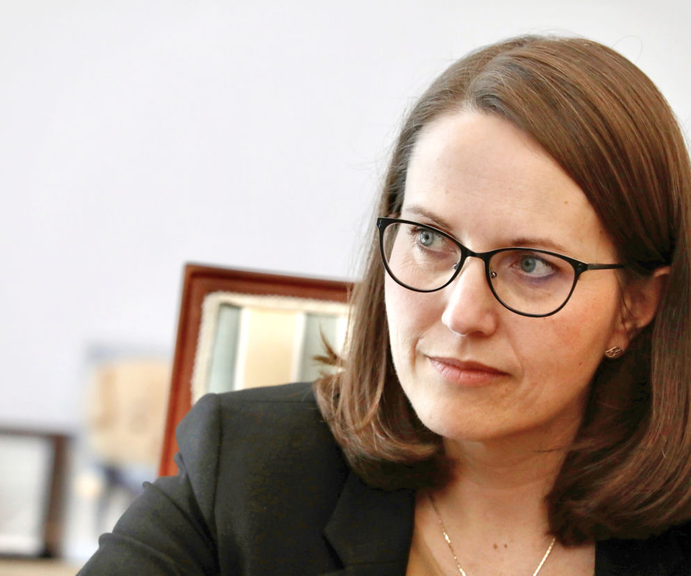 Wicenaczelny Super Expressu Hubert Biskupski w rozmowie z minister finansów Magdaleną Rzeczkowską