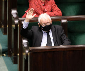 Kaczyński zarabia 25 tys. a Czarnek 17 tys