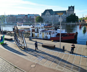 Rdzewiejące statki odholowane. Daria i Konrad wreszcie zniknęły z Bulwaru Piastowskiego