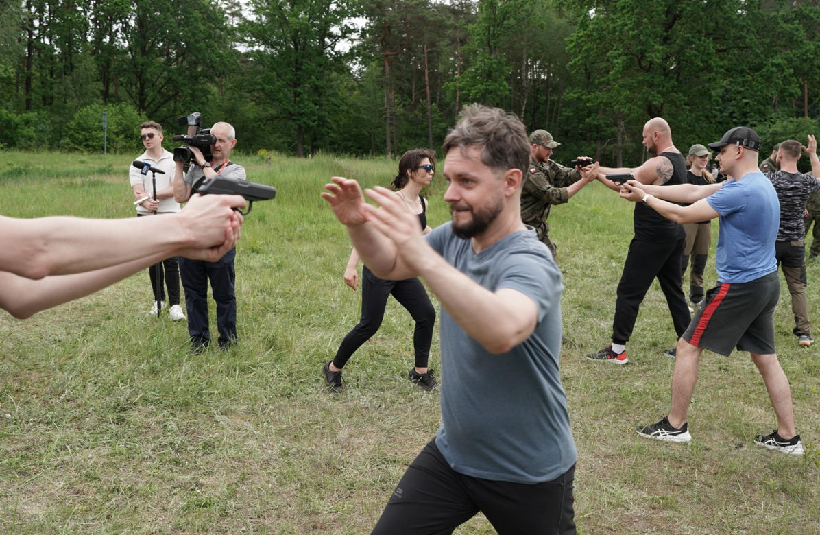 Nasz dziennikarz w wojsku. Sprawdził, czy w jeden dzień może się tego nauczyć