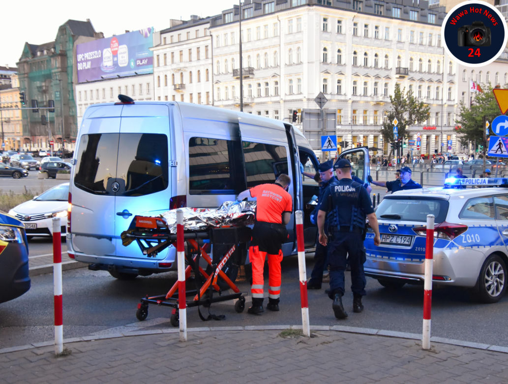 Warszawa. Uderzył w samochody, próbował uciec. Spektakularne zatrzymanie kierowcy na Dworcu Centralnym