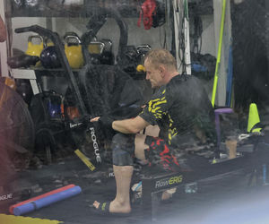 Bartosz Żukowski na siłowni