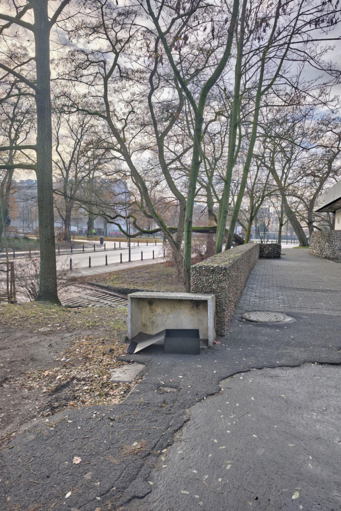 Katarzyna Bosacka w parku