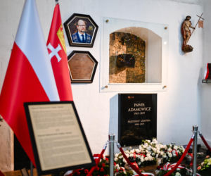 Grób Pawła Adamowicza w rocznicę tragedii