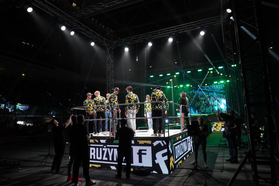 Prezentacja KSF Falubazu 2024. Wielka feta w CRS w Zielonej Górze.  Jak wygląda nowy Kevlar?
