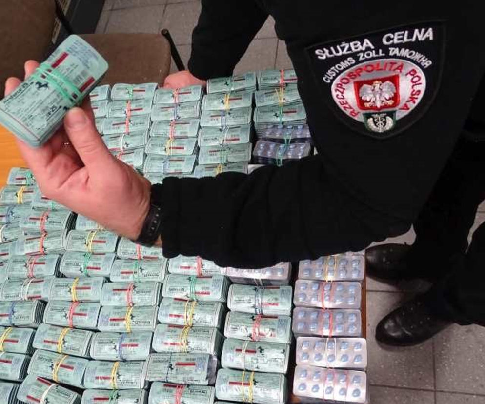 Nielegalne farmaceutyki zatrzymane na granicy w Krościenku