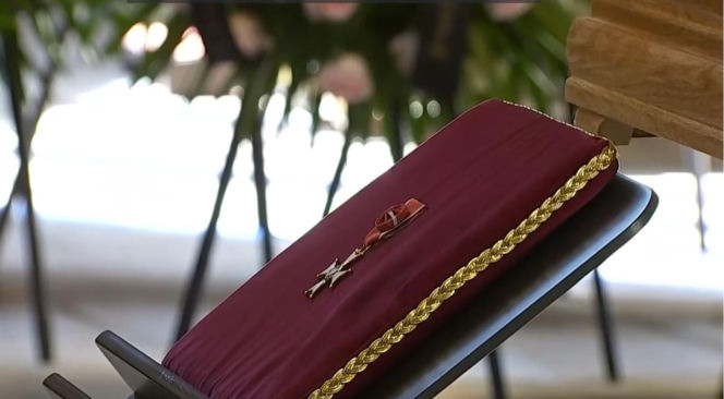 Poruszająca scena w kościele. Nawrocki podszedł do ojca Łukasza Litewki