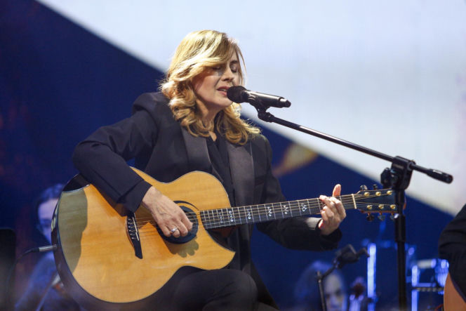 Tak wygląda dorosły syn Edyty Bartosiewicz. Podobny do znanej mamy?