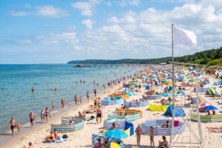 Sinice Międzyzdroje. Czy w Międzyzdrojach można się kąpać 30.07? Flaga, warunki pogodowe
