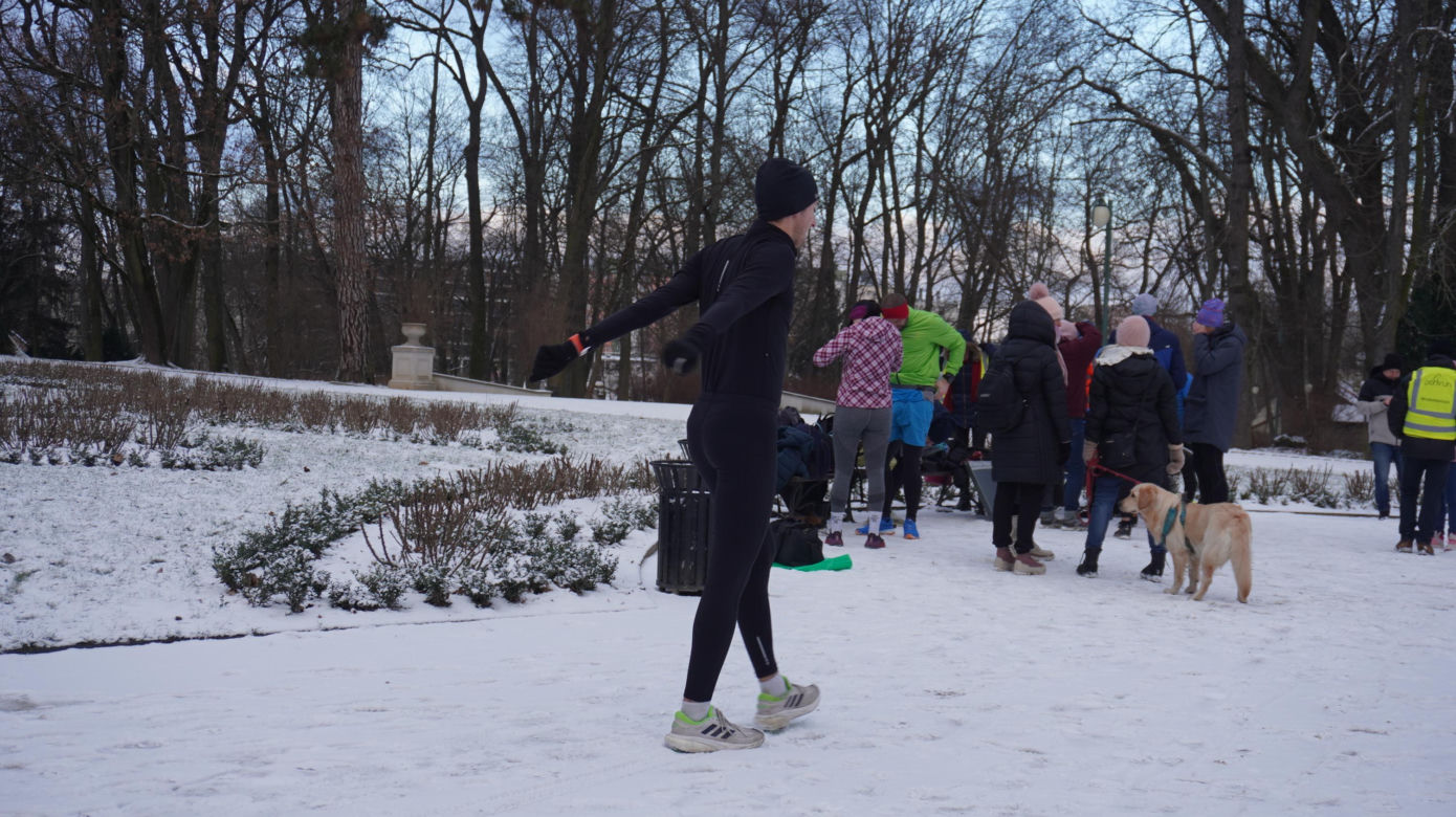 Parkrun w stolicy woj. lubelskiego. Pierwsza sobota 2025 roku na sportowo w Ogrodzie Saskim w Lublinie. Zdjęcia