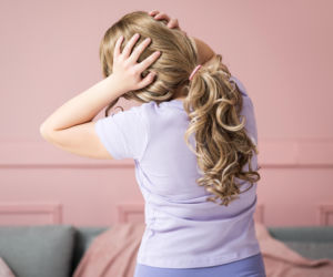 Kręci ci się w głowie przy schylaniu? To może być BPPV. Winne są kryształki w uchu i niedobór ważnej witaminy 