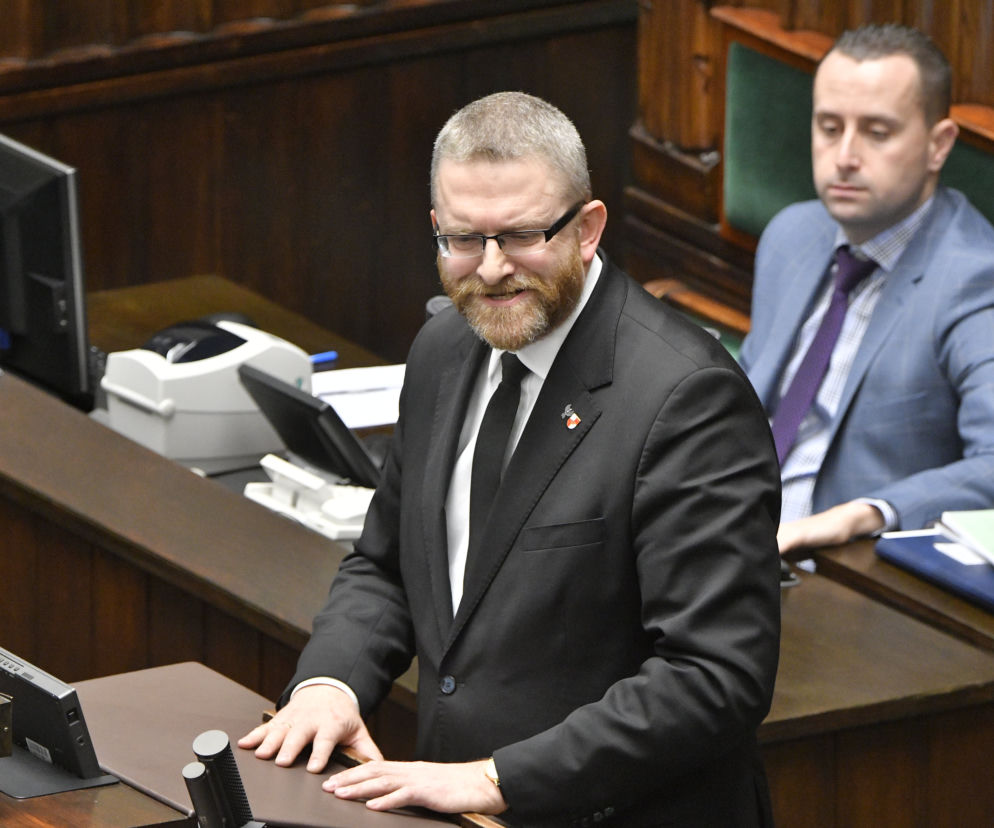 Braun straci majątek za nienoszenie maseczki w Sejmie!